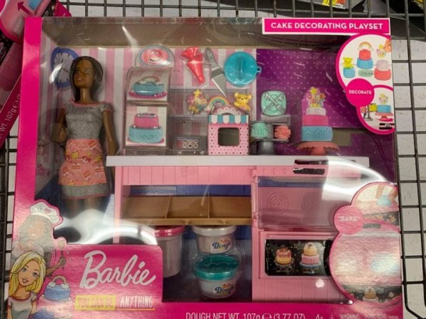 barbie cake decorating playset brunette