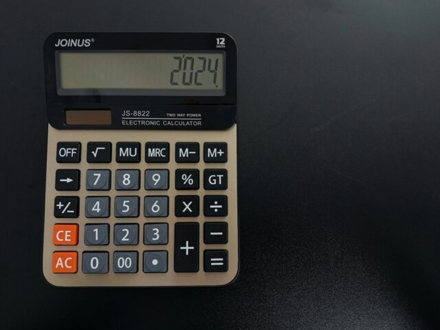 Calculator for comparing discounts