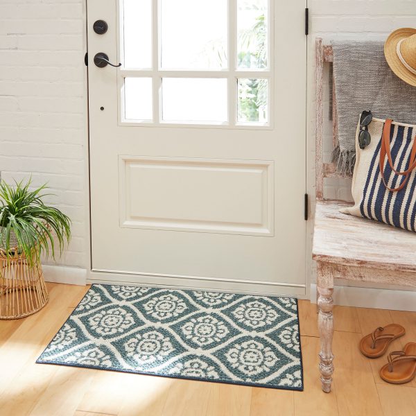 Mainstays Accent Rug Just $1.00 at Walmart!