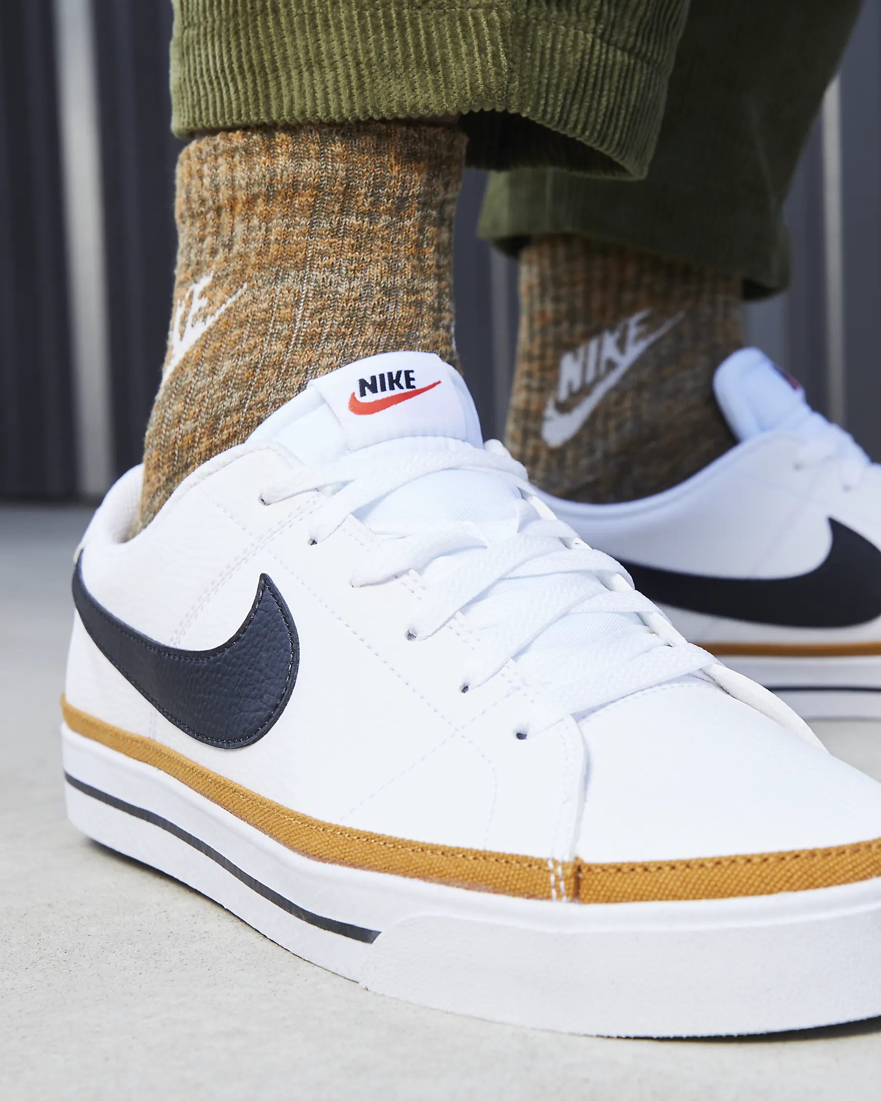 BLACK FRIDAY PRICE DROP ON NIKE COURT LEGACY