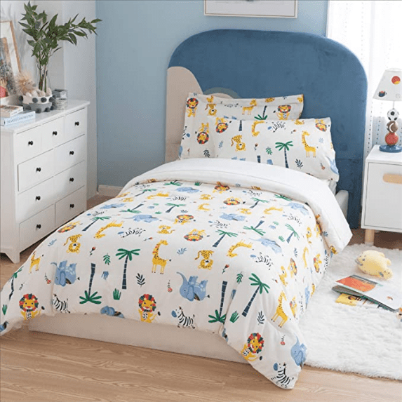 Screenshot 2020 12 17 Amazon com Bedsure Kids Bedding Sets for Boys 7 Pieces Full Queen Size Bed in a Bag Multi Color Saf...