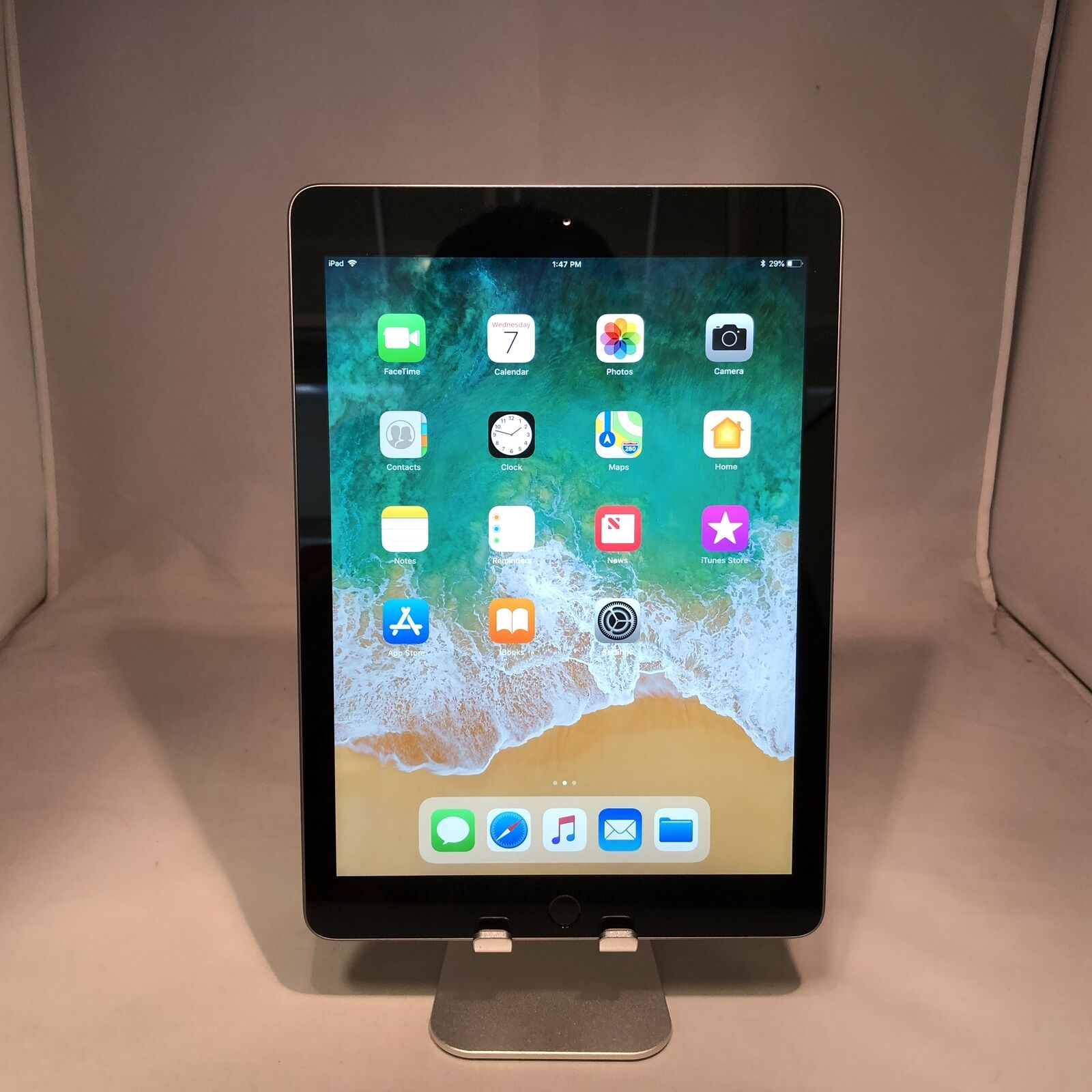 Apple iPad 6th Generation 32GB Space Gray WiFi Good Condition