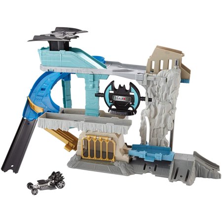 Hot Wheels and DC Universe Team Up to Fight Crime with the Ultimate Batcave Playset!