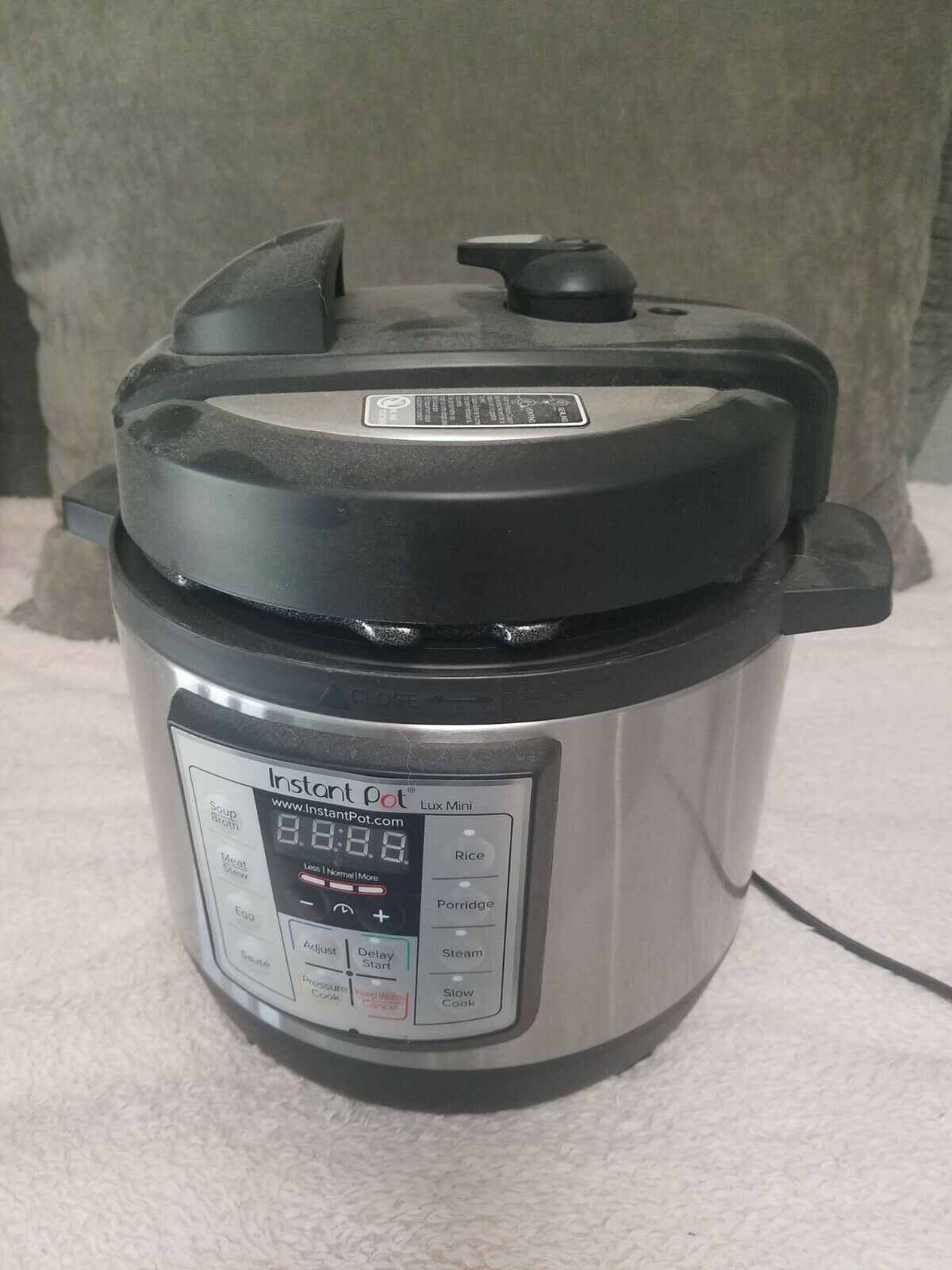 Instant Pot LUX Mini Pressure Cooker 3 qt 6-in-1 Multi-Use Programmable