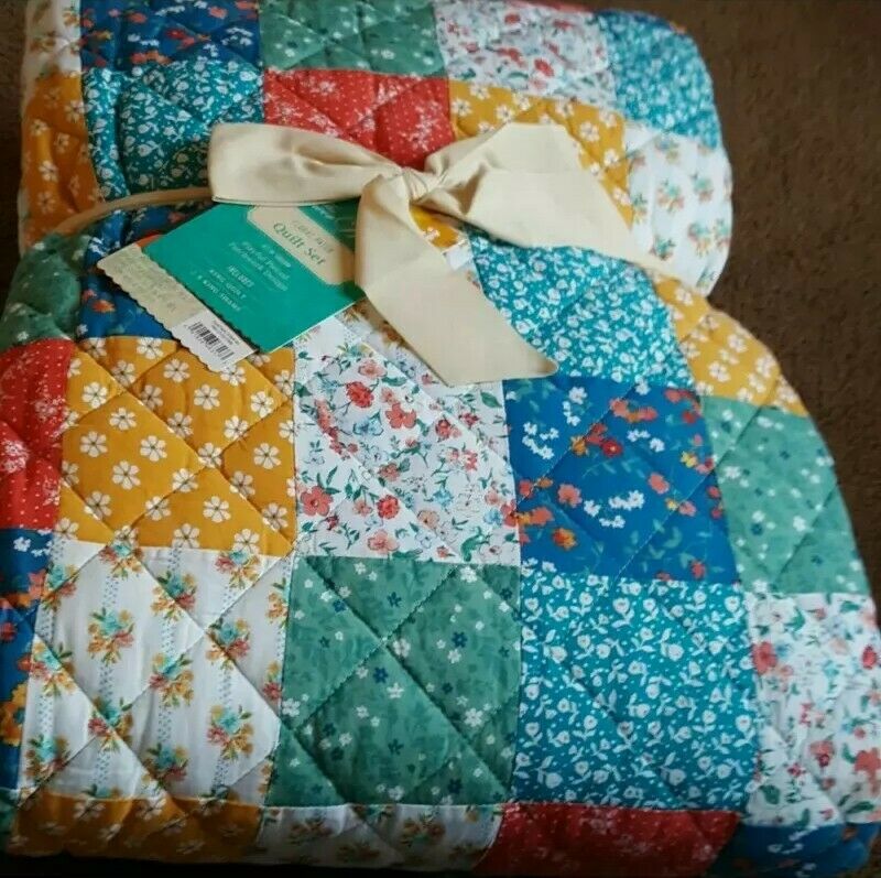 New The Pioneer Woman Floral Patchwork 3-Piece Quilt Set, KING