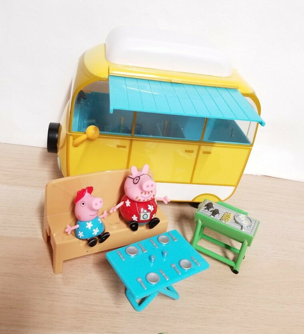 Peppa Pig Family Campervan Camper Van with Grill, Picnic Table, Peppa and Daddy!
