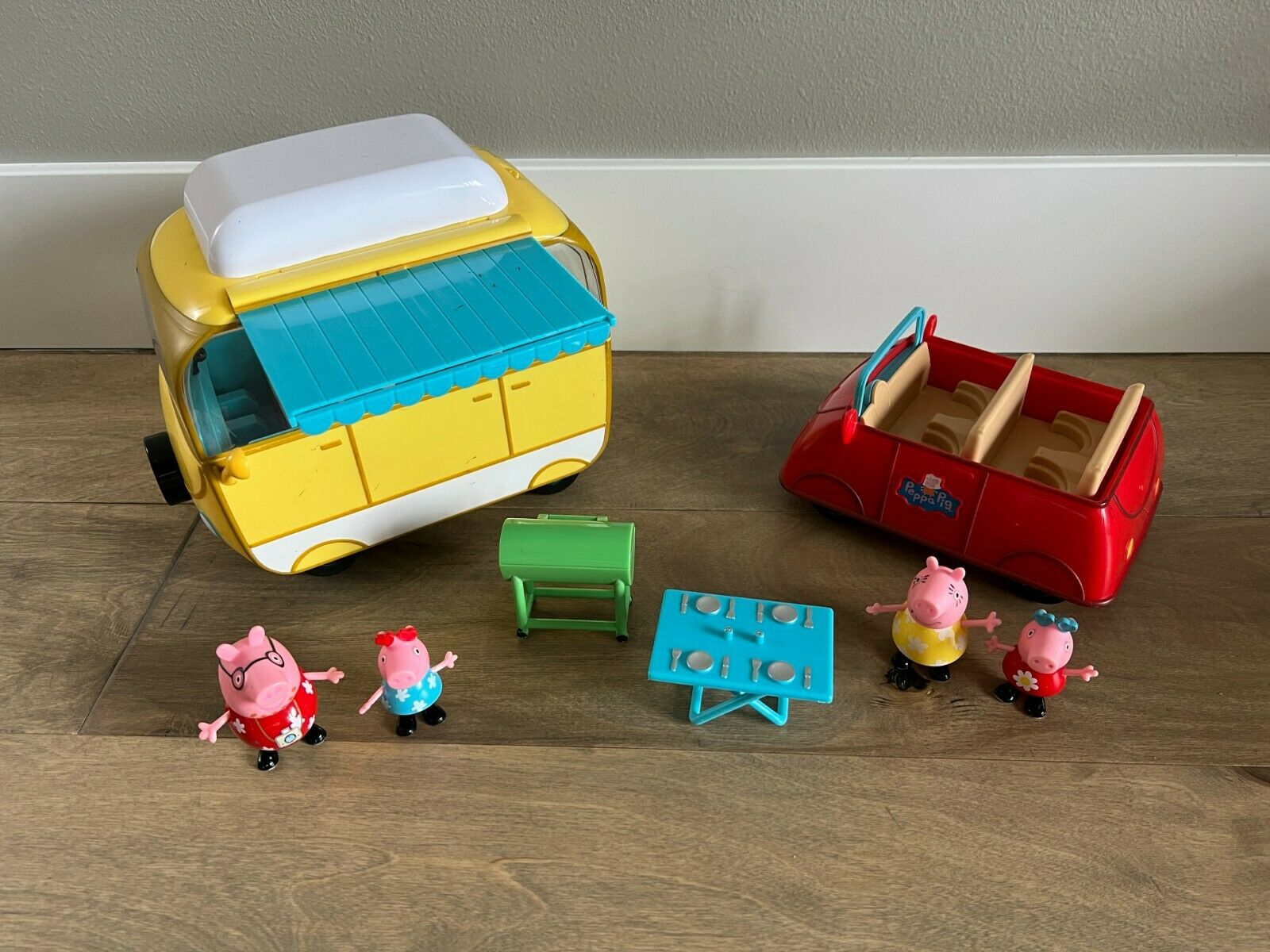 Peppa Pig Family Campervan + Talking Car Playsets - 4 Figures - 100% Complete