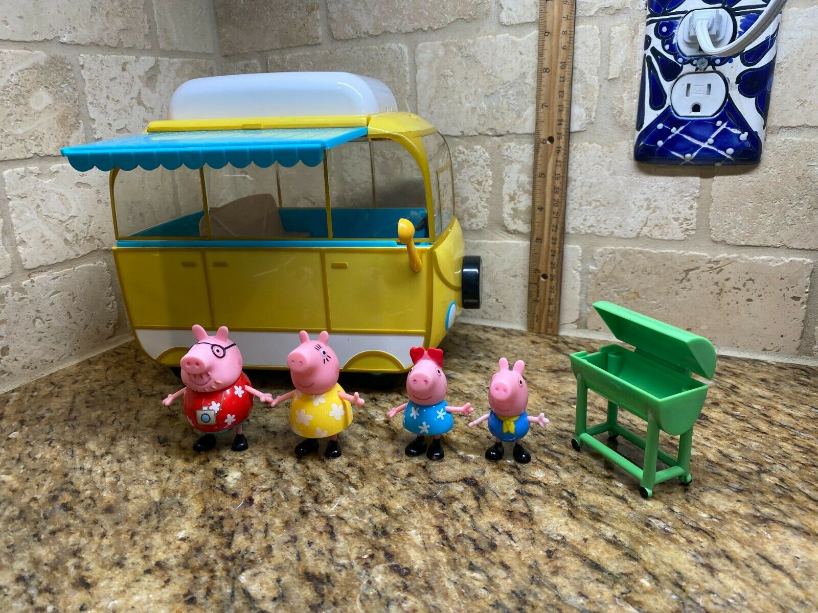 Peppa Pig Family Travel Campervan Pull Out Awning Grill , Jazwares