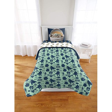 Star Wars "The Mandalorian" Full Reversible Comforter and 4 Piece Full Sheet Set with Throw, Pillow, and "The Mandalorian" Nightlight